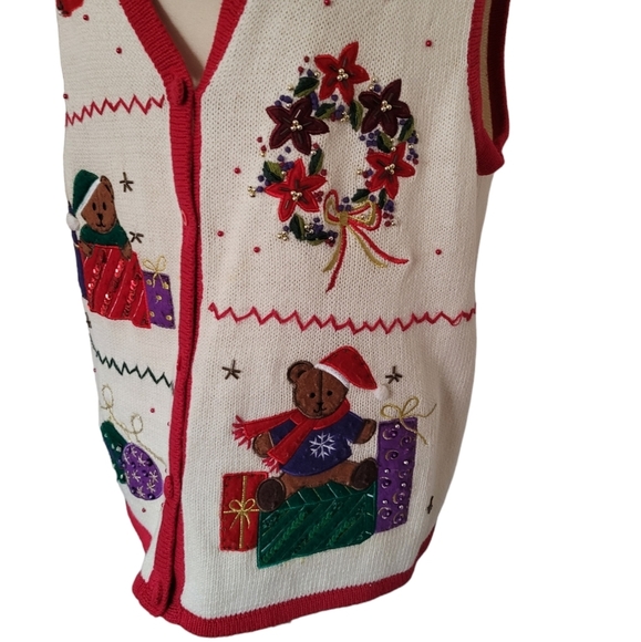 Bobbie Brooks Womens Christmas Sweater Vest Red Trim Bear Present‎ Wreath - Picture 3 of 8
